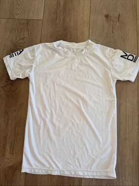 Made Hoops Boys White compression tee YXL